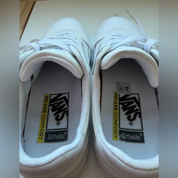 LIKE NEW all white vans - Picture 4 of 8